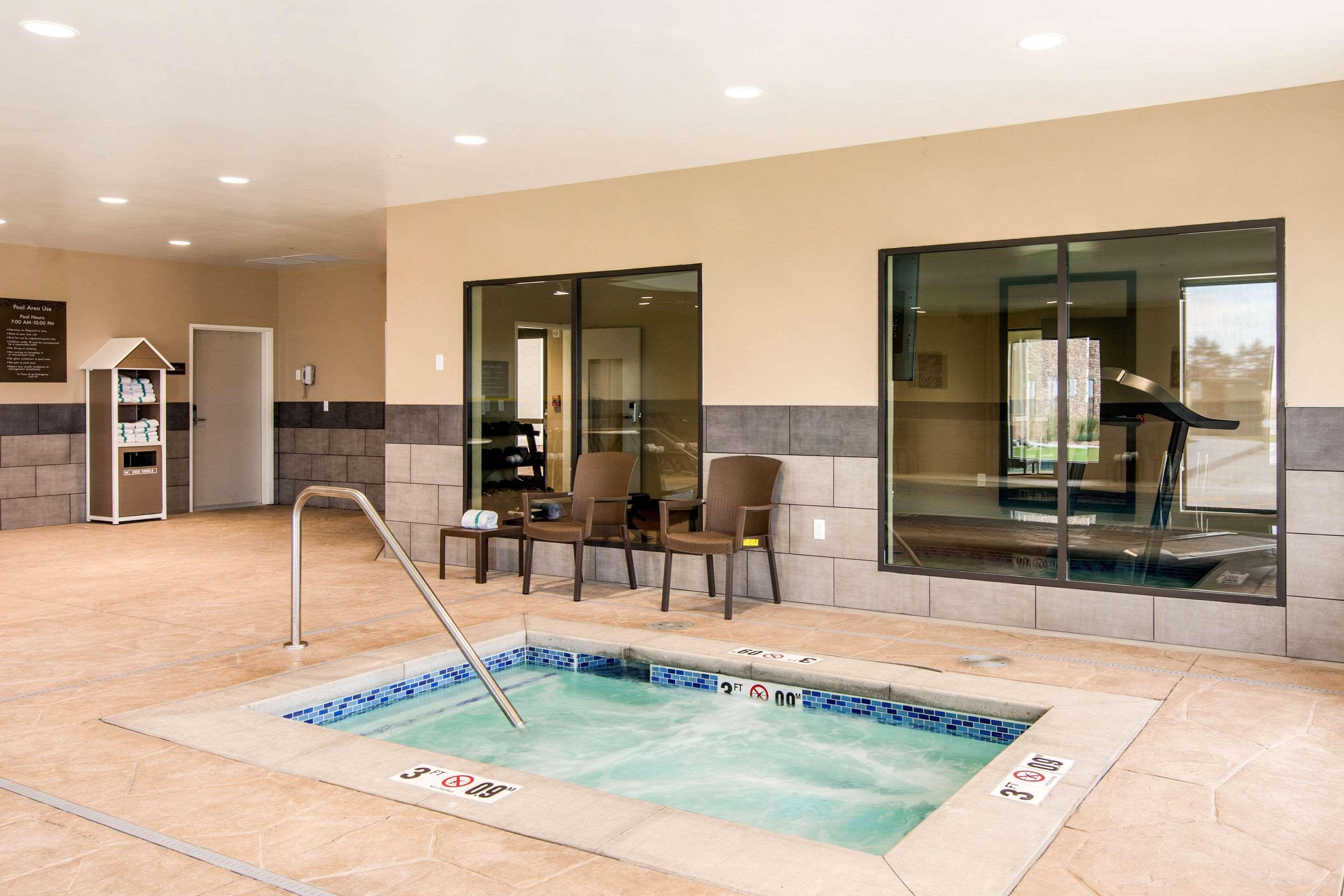 Comfort Suites Liberal Exterior foto